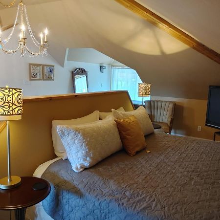 Stonewater Manor B&B Gananoque Eksteriør bilde