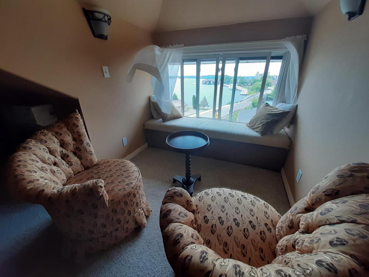 Stonewater Manor B&B Gananoque Eksteriør bilde
