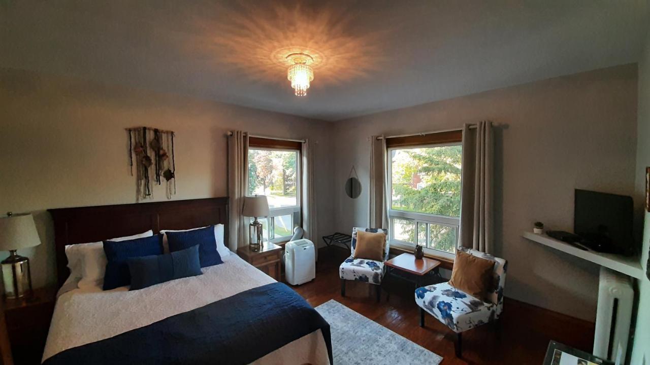 Stonewater Manor B&B Gananoque Eksteriør bilde