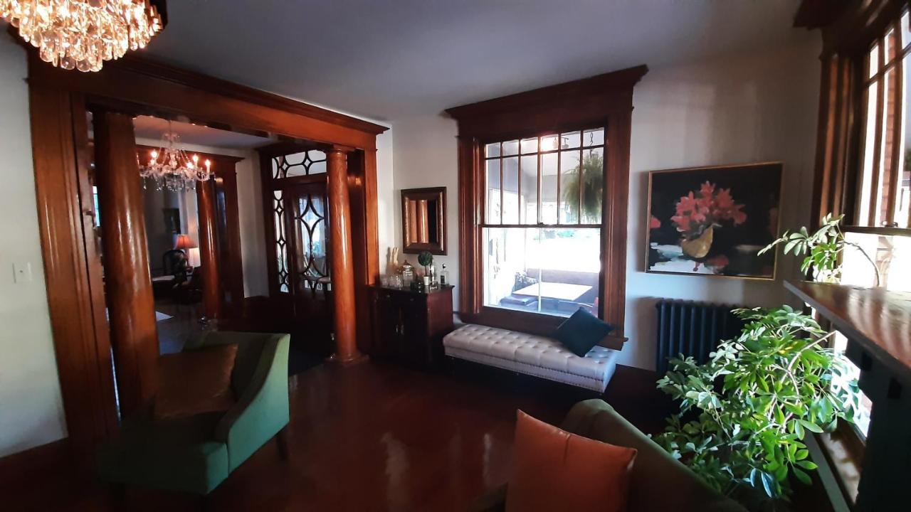 Stonewater Manor B&B Gananoque Eksteriør bilde