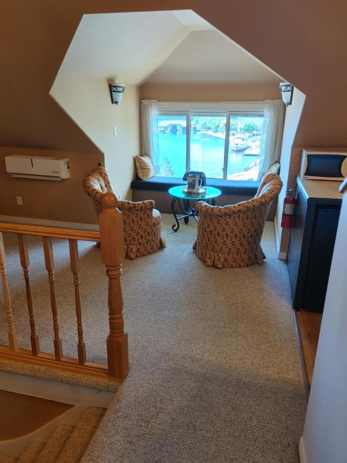 Stonewater Manor B&B Gananoque Eksteriør bilde