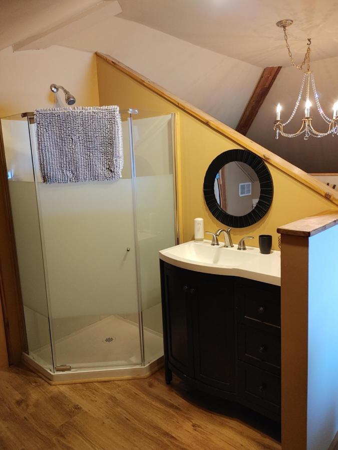Stonewater Manor B&B Gananoque Eksteriør bilde