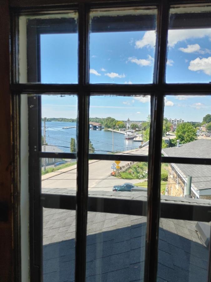 Stonewater Manor B&B Gananoque Eksteriør bilde