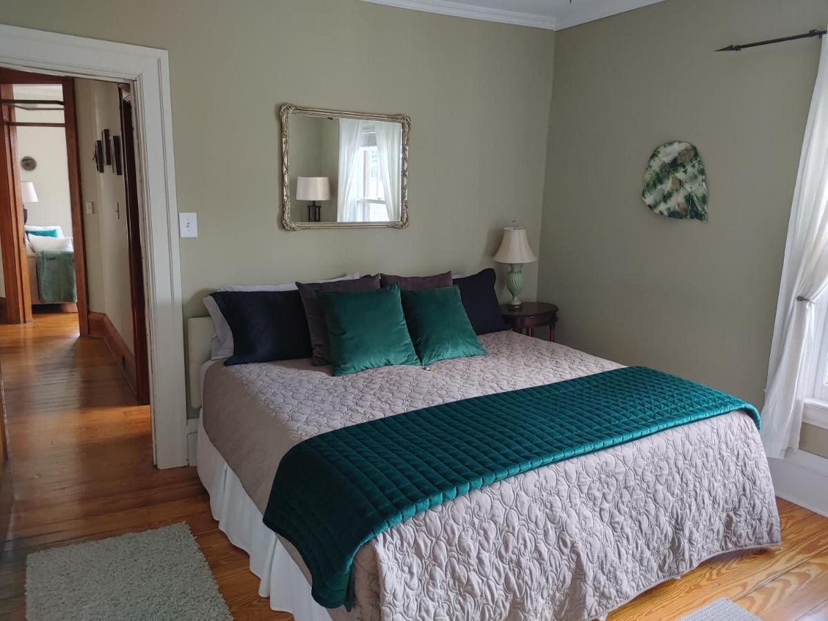 Stonewater Manor B&B Gananoque Eksteriør bilde